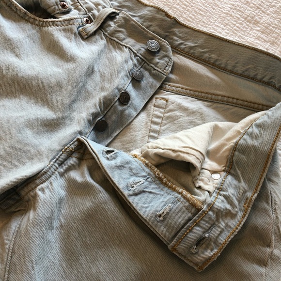 Levi’s 501 Light Wash Distressed Straight Jeans with Patches - Picture 4 of 17